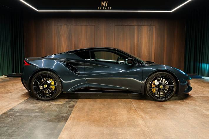 Grå Lotus Emira fra 2024