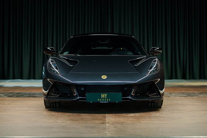 Grå Lotus Emira fra 2024