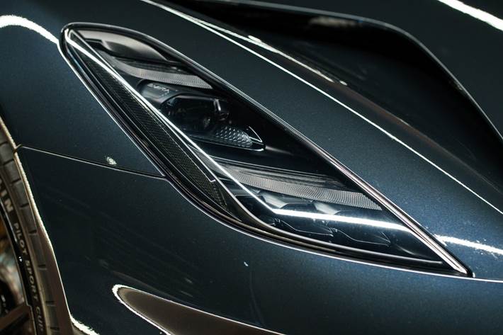 Grå Lotus Emira fra 2024