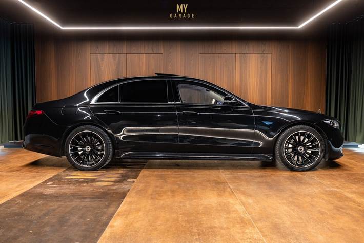 Sort Mercedes S580 e fra 2022