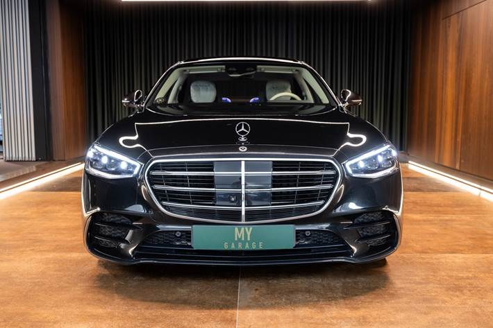 Sort Mercedes S580 e fra 2022