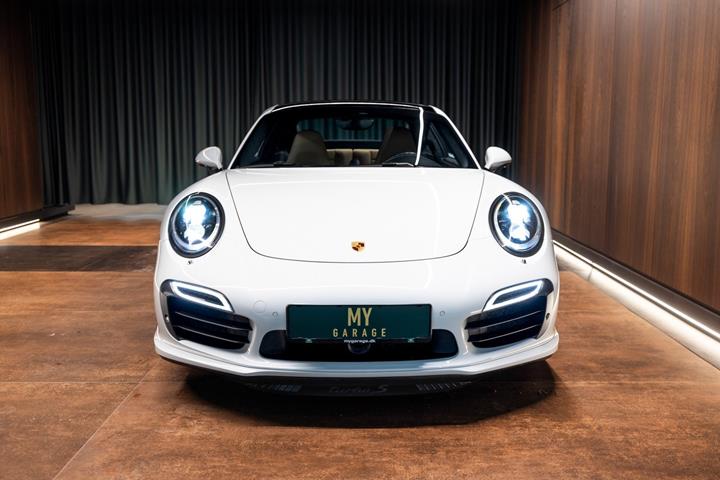 Hvid Porsche 911 Turbo S fra 2016