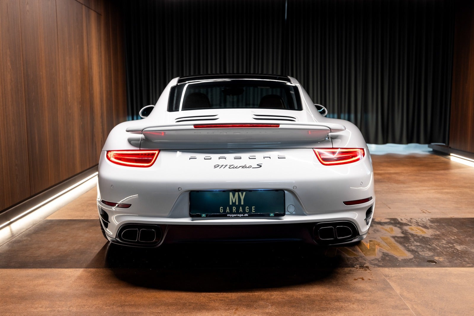 Hvid Porsche 911 Turbo S fra 2016