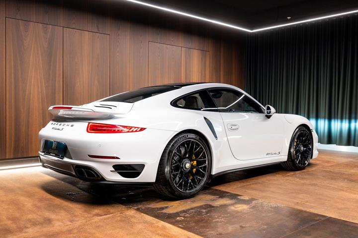 Hvid Porsche 911 Turbo S fra 2016