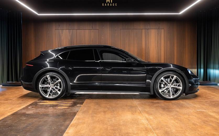 Porsche Taycan 4 Performance+ Cross Turismo