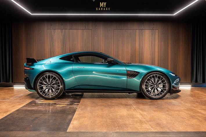 undefined Aston Martin Vantage fra 2022