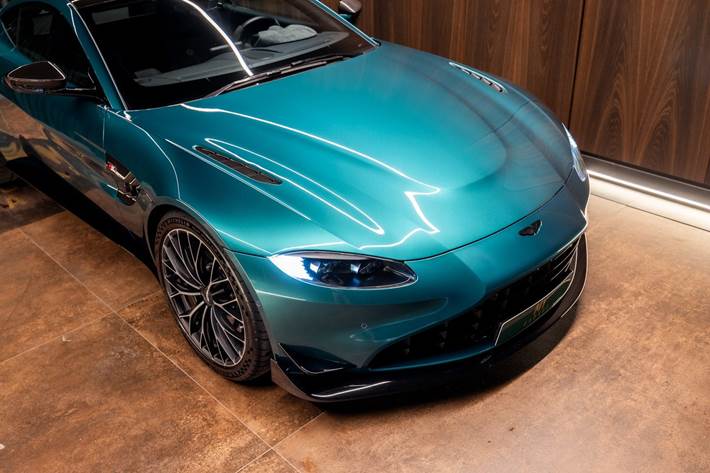 undefined Aston Martin Vantage fra 2022