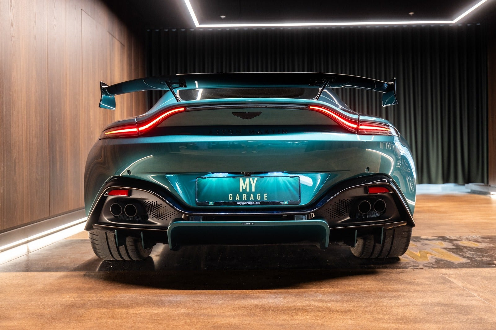 undefined Aston Martin Vantage fra 2022 set udefra