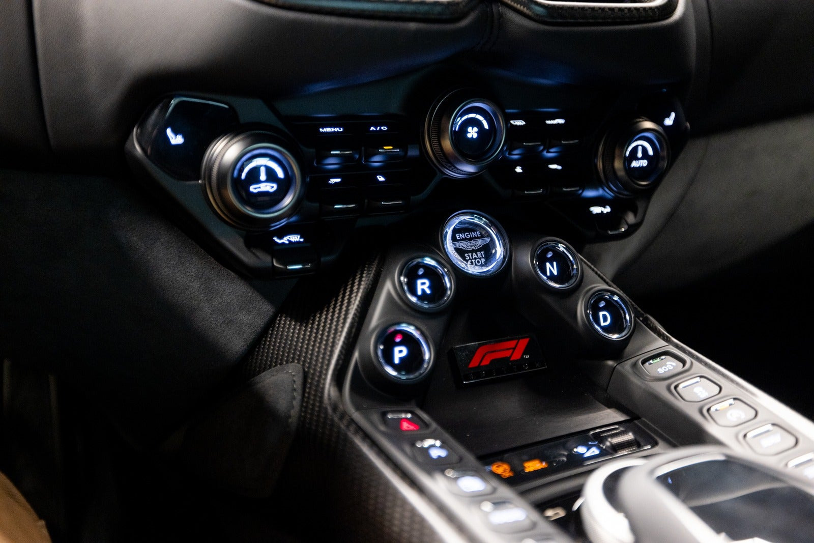 undefined Aston Martin Vantage fra 2022 set indefra