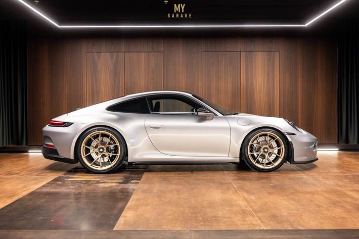 Sølv Porsche 911 GT3 fra 2024