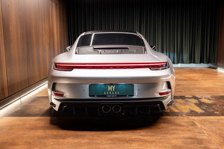 Sølv Porsche 911 GT3 fra 2024