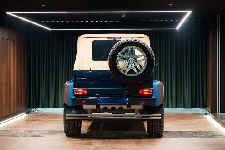 Blå Maybach G650 fra 2018 set udefra