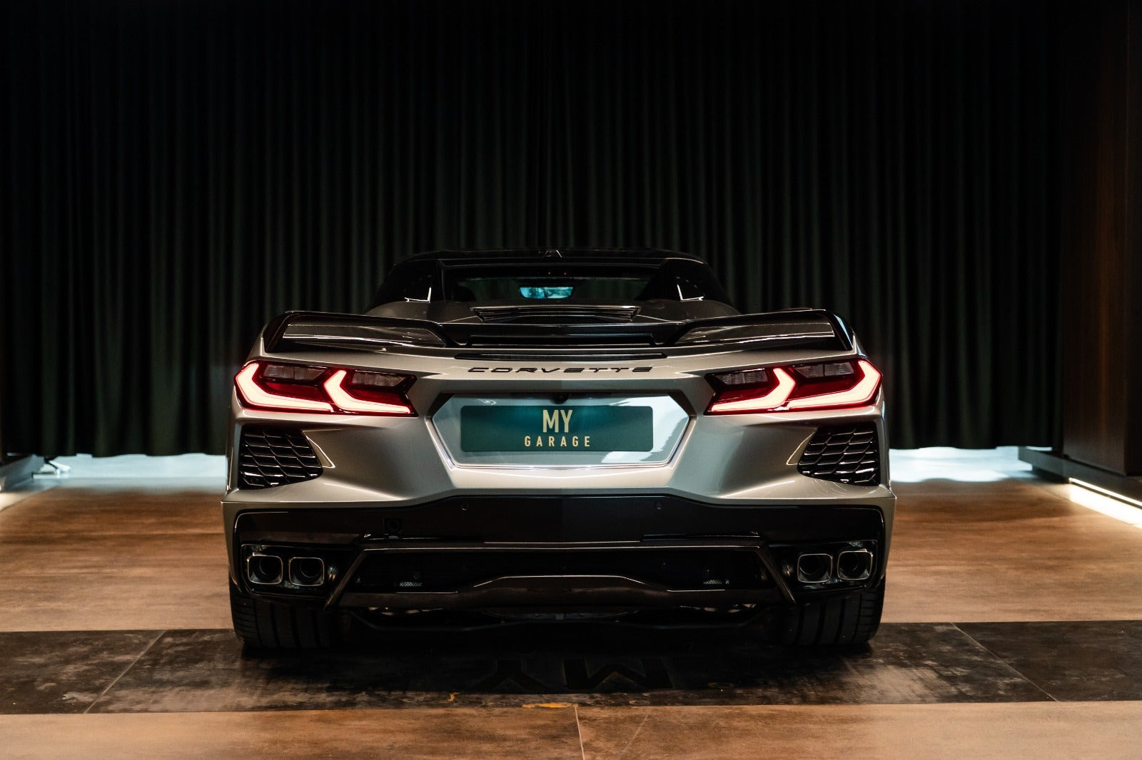 Grå Chevrolet Corvette fra 2025