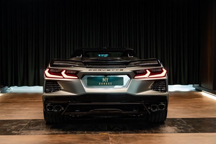 Grå Chevrolet Corvette fra 2025