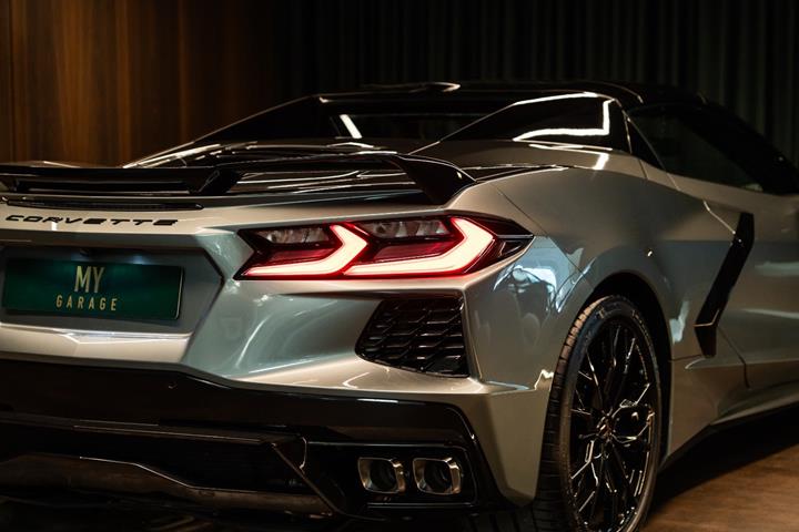 Grå Chevrolet Corvette fra 2025