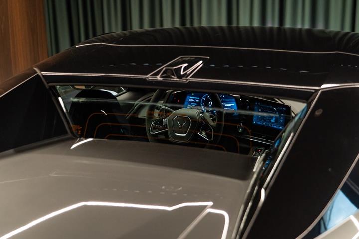 Grå Chevrolet Corvette fra 2025