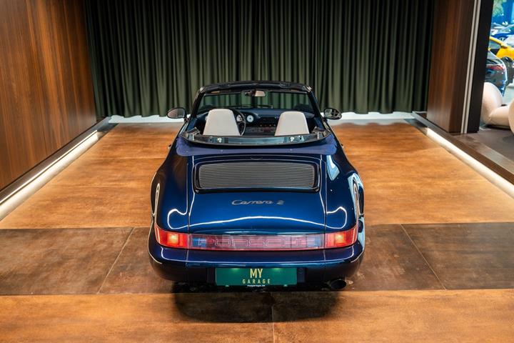 Blå Porsche 911 Carrera fra 1994