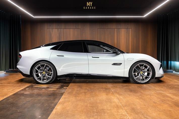 Grå Lotus Emeya fra 2024