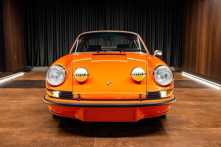 Orange Porsche 911 fra 1973