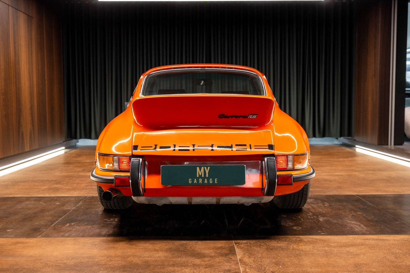 Orange Porsche 911 fra 1973