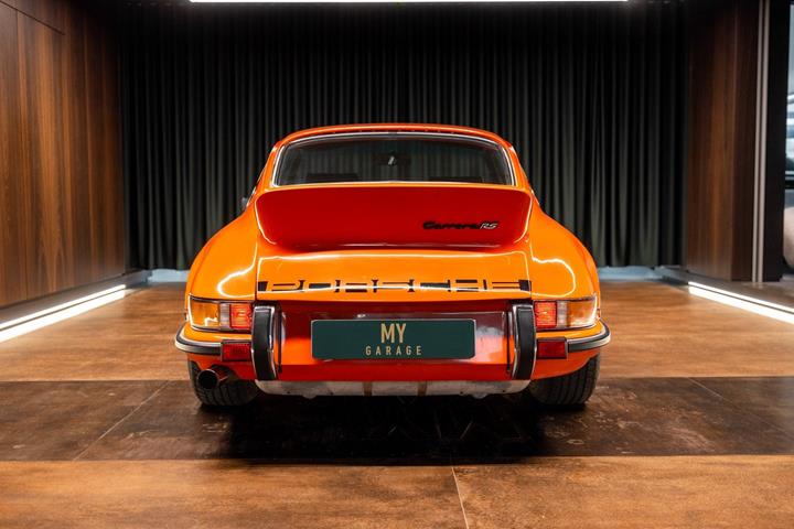 Orange Porsche 911 fra 1973