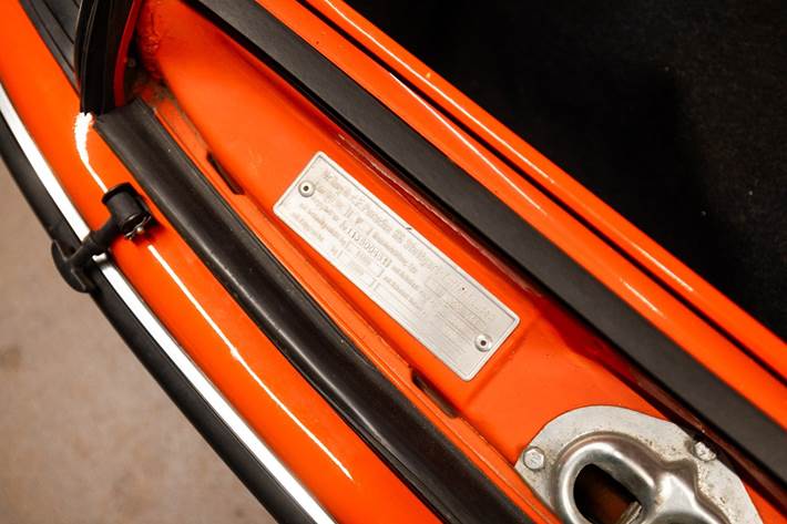 Orange Porsche 911 fra 1973