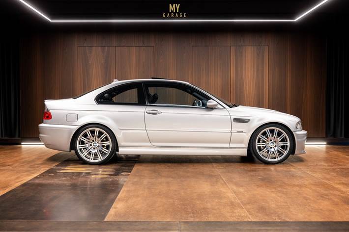 Sølv BMW M3 fra 2003