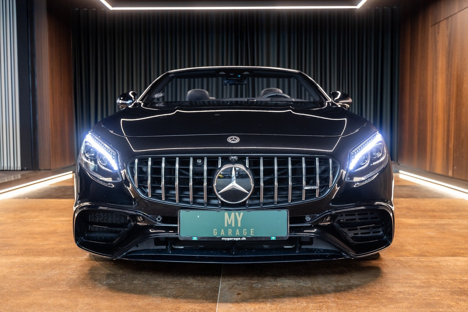 Sort Mercedes S63 fra 2019