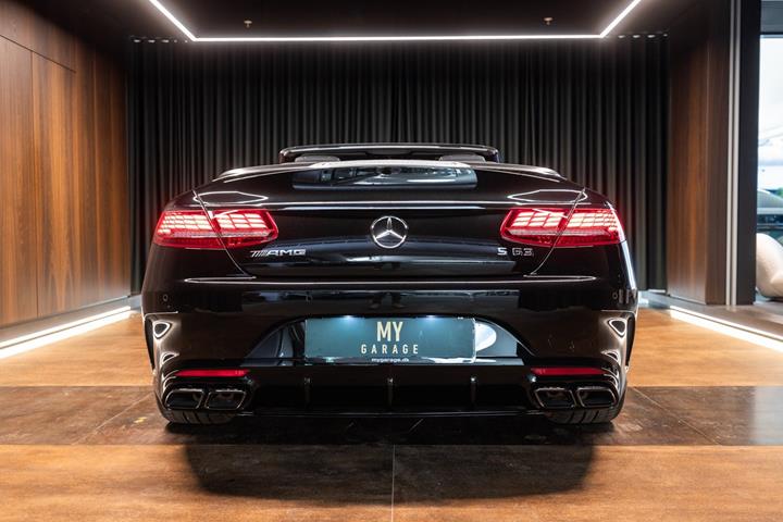 Sort Mercedes S63 fra 2019