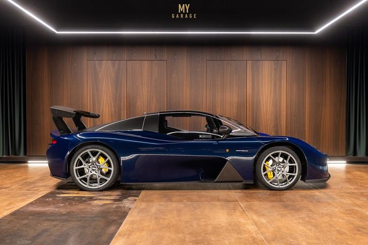 Blå Dallara Stradale fra 2022