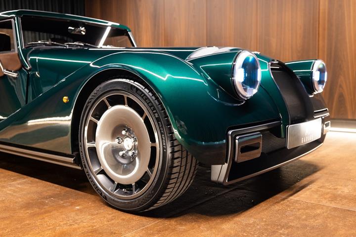 Grøn Morgan Supersport fra 2026 set udefra