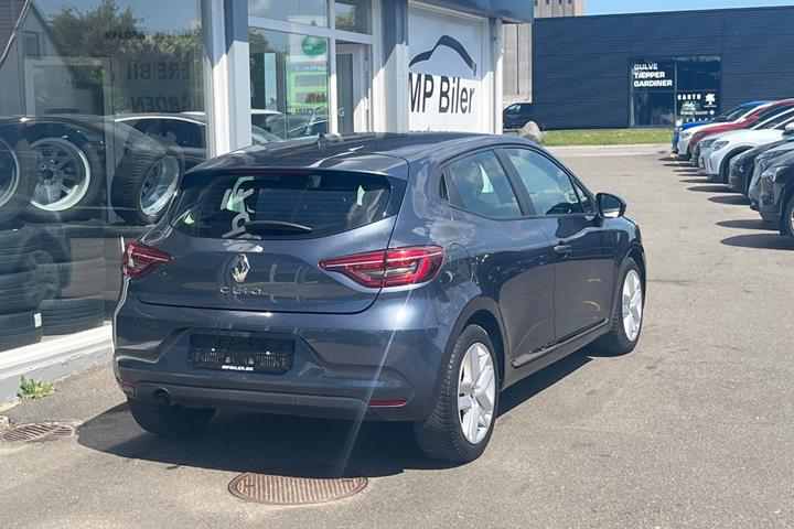Blå Renault Clio V fra 2022