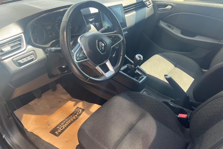 Blå Renault Clio V fra 2022