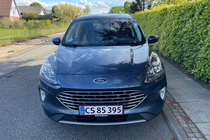 Blå Ford Kuga fra 2020