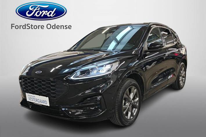 Sort Ford Kuga fra 2022 set udefra