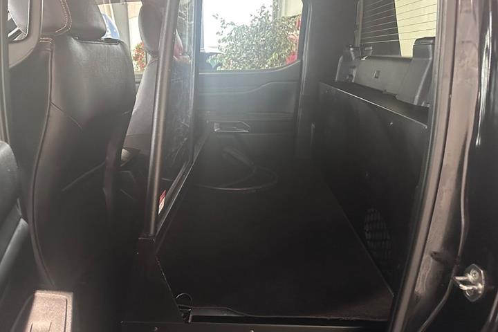 Sort Ford Ranger fra 2024