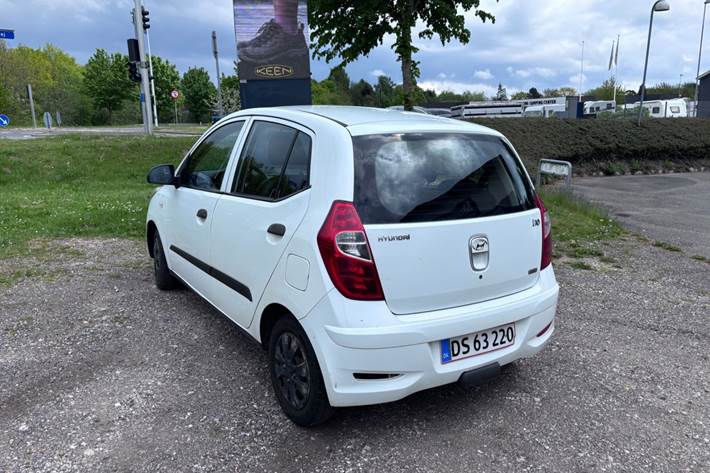 Hvid Hyundai i10 fra 2011