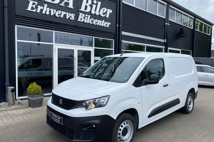 Hvid Peugeot Partner fra 2021