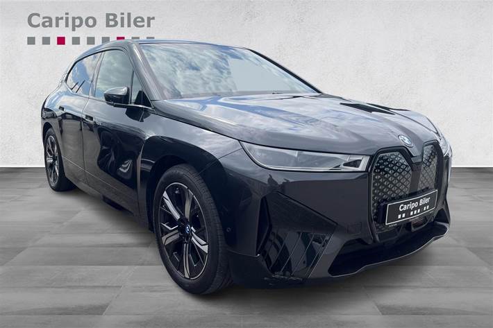 Sort BMW iX fra 2025 set udefra