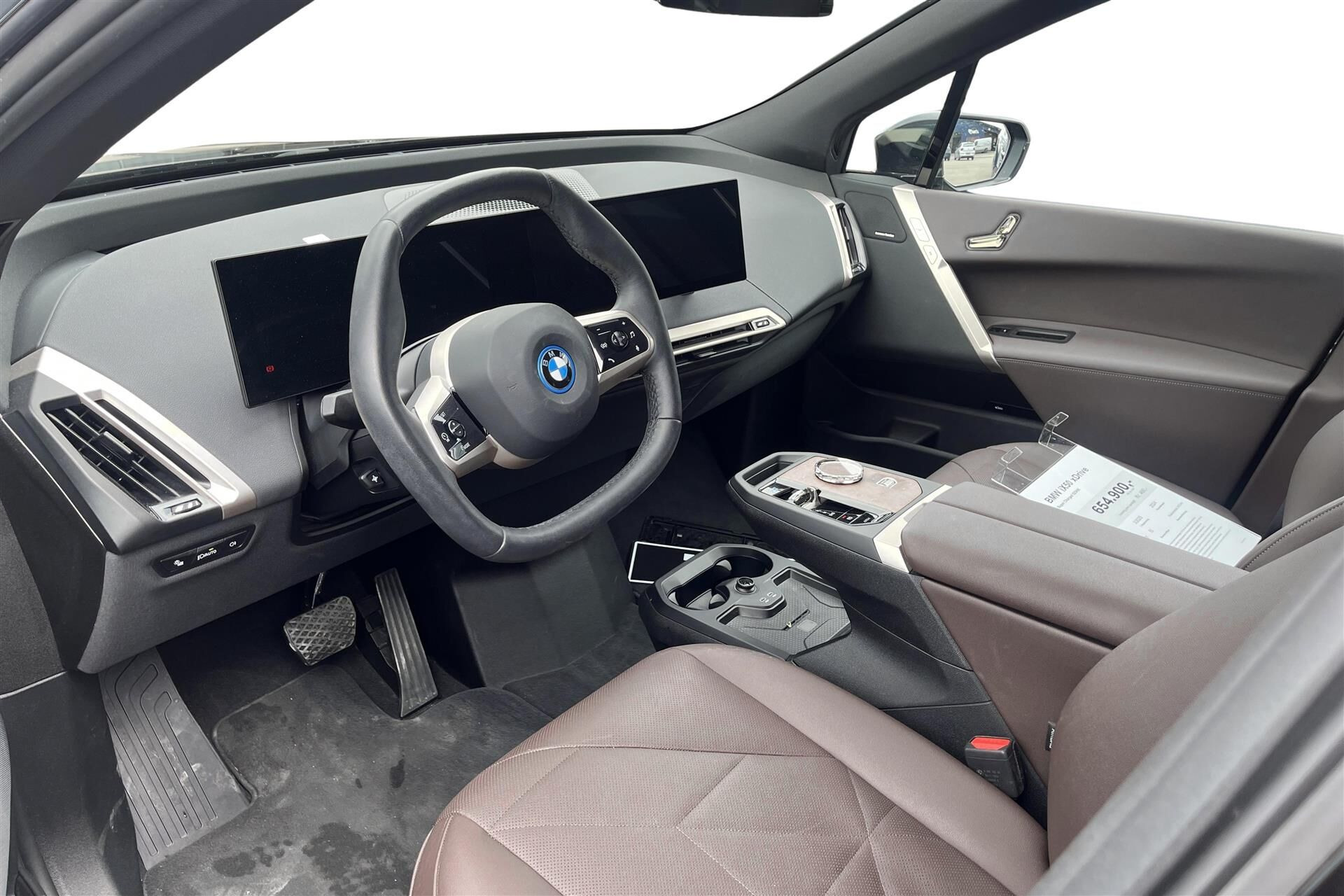 BMW iX xDrive50, 524hp, 2025