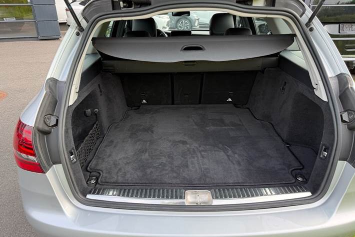 Sølv Mercedes C220 d fra 2019