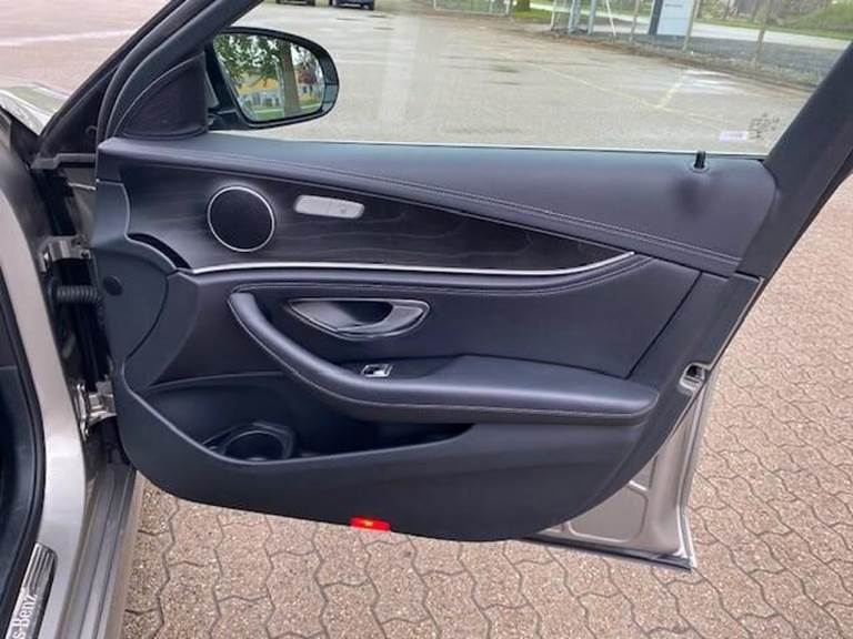 Mercedes E300 de 2,0 T Plugin-hybrid AMG Line 9G-Tronic 306HK Stc Aut.