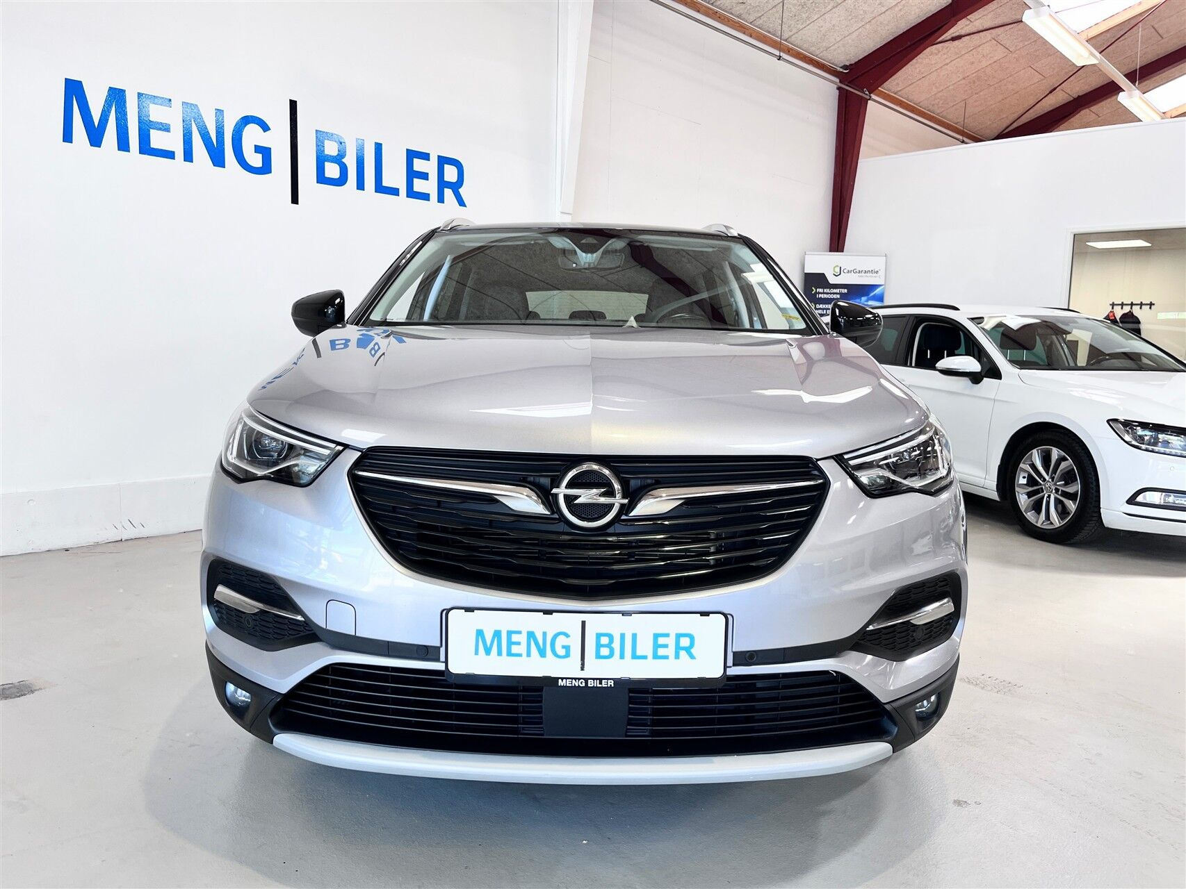 Grå Opel Grandland X fra 2021
