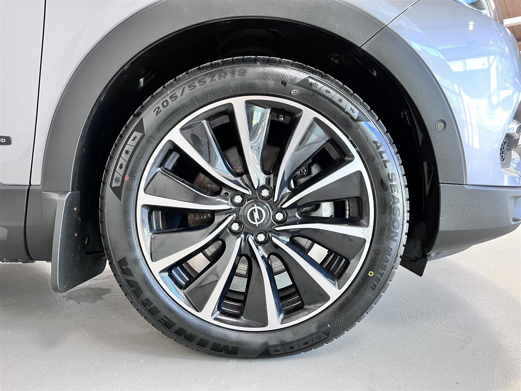 Grå Opel Grandland X fra 2021