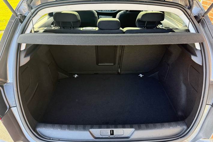 Sort Peugeot 308 fra 2018