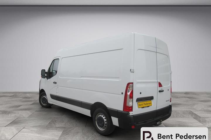 Hvid Renault Master fra 2023