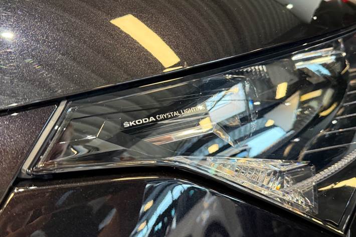 Sort Skoda Enyaq fra 2023