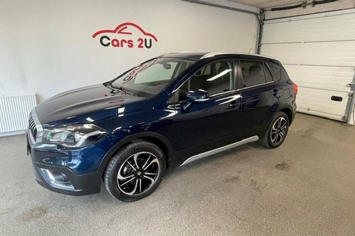 Blå Suzuki S-Cross fra 2020 set udefra