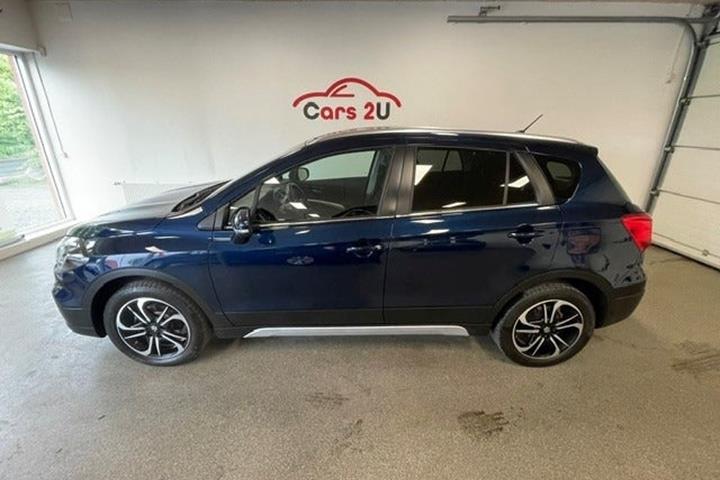 Blå Suzuki S-Cross fra 2020