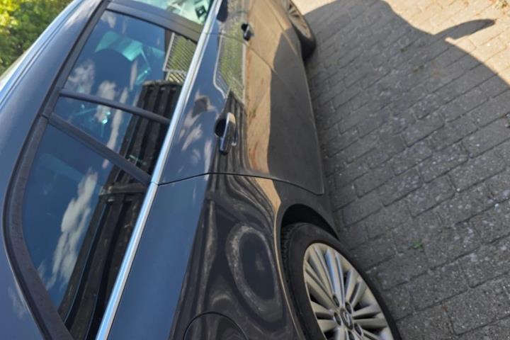 Grå Opel Insignia fra 2014